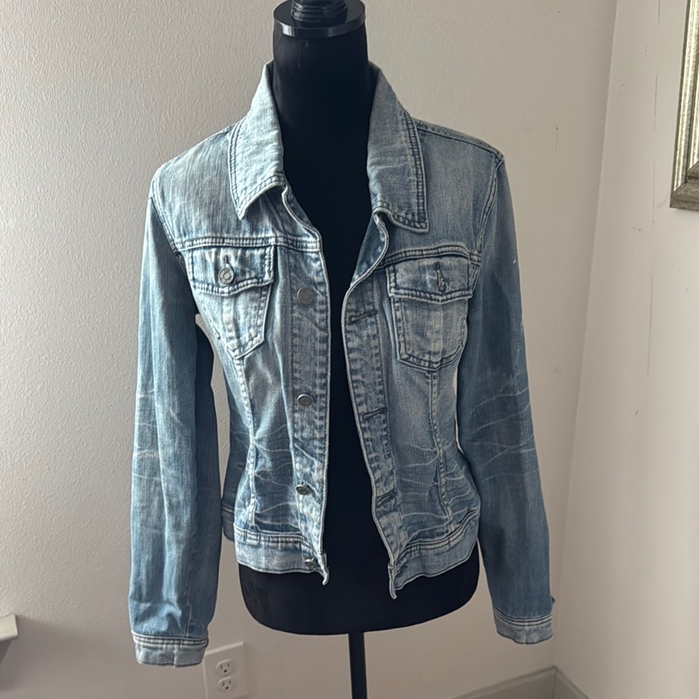 Kut from Kloth distressed buttoned down Jean jacket Sz S